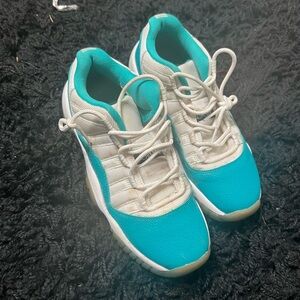 Jordan 11 Retro Low GS Aqua Safari Sneaker